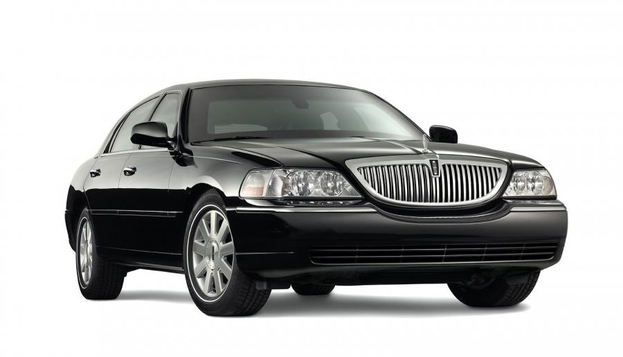  Lincoln Town Car 2003 года  (фото 8 из 68)